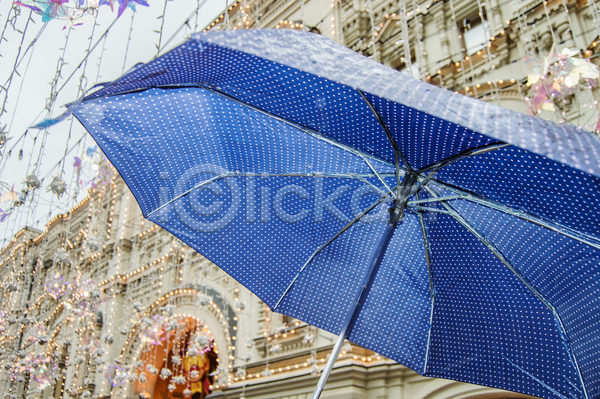 사람없음 JPG 포토 해외이미지 건물 물방울무늬 비(날씨) 야외 우산 주간 풍경(경치)