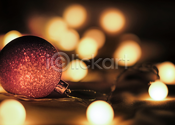 새로움 축하 사람없음 JPG 포토 해외이미지 공 나무 백그라운드 보케 블러 빛 빨간색 새해 야간 여의주 장식 장식볼 추상 축제 컬러풀 크리스마스 황금 휴가