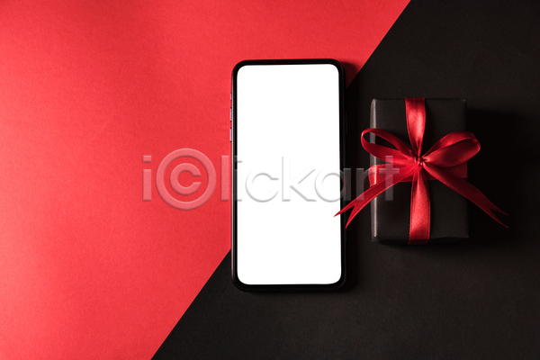 사람없음 JPG 포토 해외이미지 검은색 목업 빨간색 선물상자 스마트폰 실내
