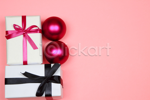 축하 사람없음 JPG 포토 해외이미지 리본 분홍색 상자 선물 선물상자 오브젝트 장식볼 카피스페이스 포장 포장소품