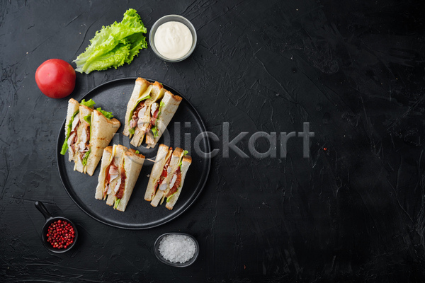 신선 사람없음 JPG 포토 해외이미지 공백 그릇 단면 로메인상추 샌드위치 소스(음식) 접시 조각 토마토 플레이팅