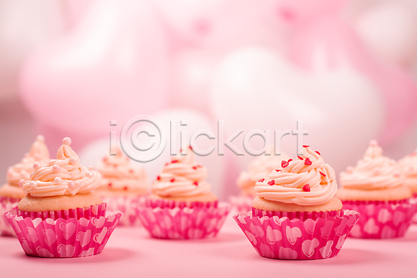 사람없음 JPG 포토 해외이미지 분홍색배경 실내 컵케이크 하트풍선