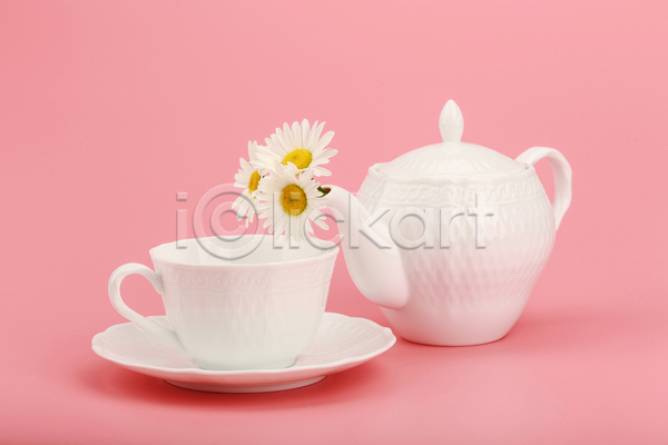 사람없음 JPG 포토 해외이미지 꽃 분홍색배경 실내 장식 찻잔 찻주전자 컨셉 컵받침
