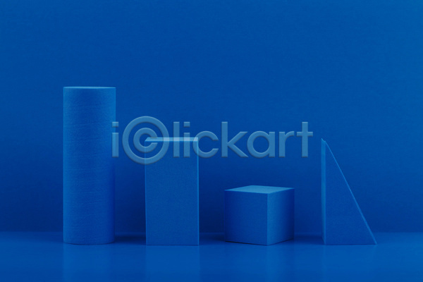 사람없음 3D JPG 포토 해외이미지 목업 삼각형 스튜디오촬영 실내 오브젝트 원기둥 일렬 입체도형 정사각형 직사각형 파란배경 파란색