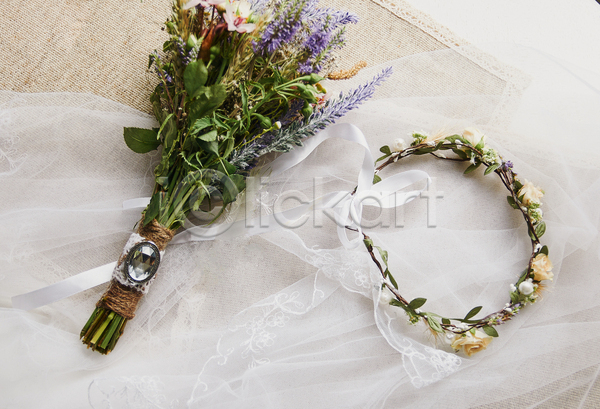 사람없음 JPG 포토 해외이미지 결혼 결혼식 꽃 꽃다발 라벤더 면사포 부케 실내 화환