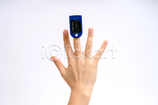 신체부위 JPG 포토 해외이미지 산소포화도측정기 손 손짓 실내 측정 측정기 흰배경