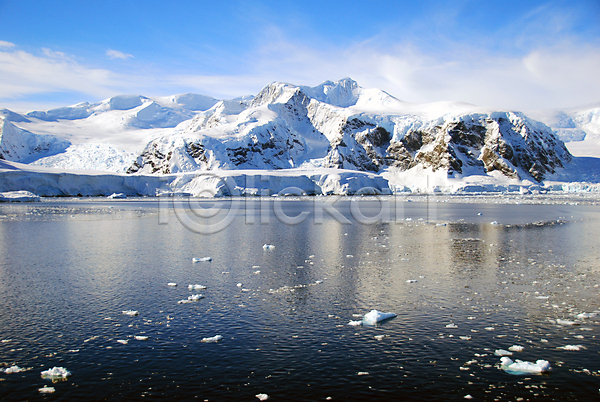 추위 사람없음 JPG 포토 해외이미지 겨울 글로벌 남극 남쪽 물 바다 봉 북극 빙산 빙하 산 야외 얼음 자연 파란색 풍경(경치) 환경 황무지 흰색