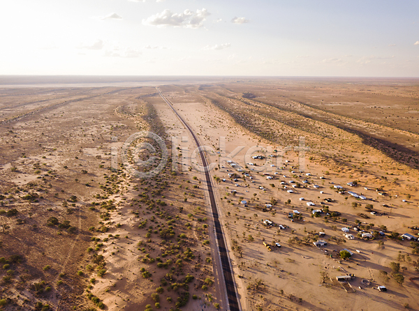 건조 사람없음 JPG 포토 해외이미지 가뭄 각도 거리 고속도로 도로 드론 모래 사막 안테나 여행 운전 자연 풍경(경치) 환경