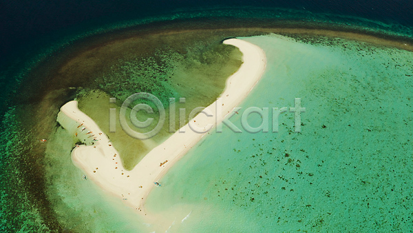 사람없음 JPG 포토 해외이미지 만 맑음 모래 모래사장 물 바다 보트 석호 섬 아시아 암초 야외 여름(계절) 여행 자연 조감도 파란색 풍경(경치) 휴가 휴양지