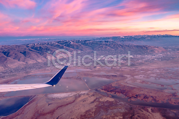 사람없음 JPG 포토 해외이미지 구름(자연) 로키산맥 비행기날개 야외 일몰 전경 주간 콜로라도 풍경(경치) 하늘