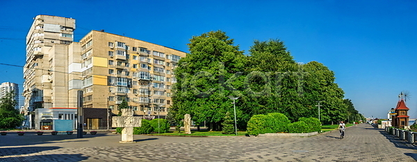산책 사람없음 JPG 포토 해외이미지 거리 건물 건축양식 공원 교회 나무 맑음 벤치 보트 산책로 어부 여행 역사 우크라이나 유럽 천연기념물 해외포토 호텔 화강암 화단