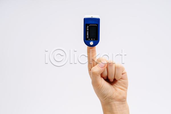 신체부위 JPG 포토 해외이미지 끼우기 산소포화도측정기 손 손짓 실내 측정 측정기 흰배경