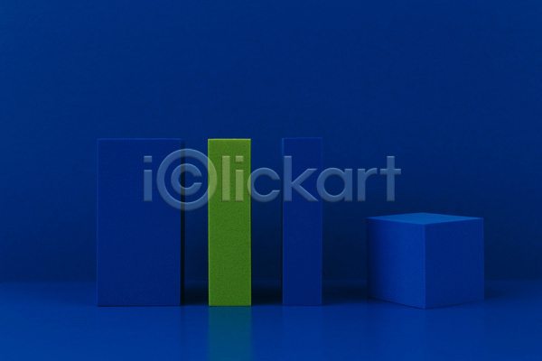 사람없음 3D JPG 포토 해외이미지 목업 스튜디오촬영 실내 오브젝트 일렬 입체도형 정사각형 직사각형 초록색 큐브 파란배경 파란색
