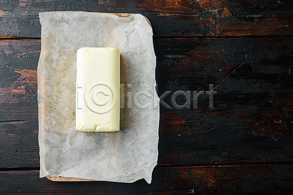 사람없음 JPG 포토 하이앵글 해외이미지 나무배경 버터 식재료 실내 종이호일