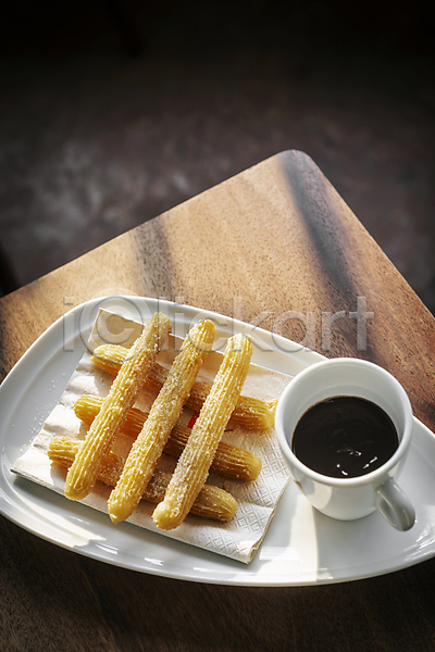 사람없음 JPG 포토 해외이미지 아침식사 음식 접시 초코시럽 츄러스 햇빛