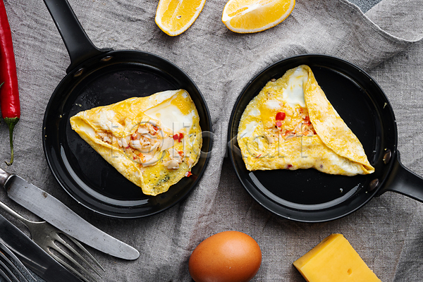 사람없음 JPG 포토 하이앵글 해외이미지 계란 계란요리 고추 나이프 레몬 오믈렛 음식 치즈 포크