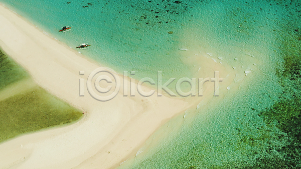 사람없음 JPG 포토 해외이미지 만 맑음 모래 모래사장 물 바다 보트 석호 섬 아시아 암초 야외 여름(계절) 여행 자연 조감도 파란색 풍경(경치) 휴가 휴양지