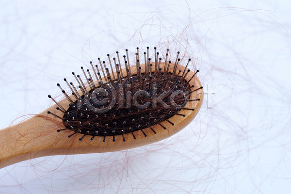 사람없음 JPG 포토 해외이미지 머리빗 머리카락 숱 실내 오브젝트 탈모 흰배경
