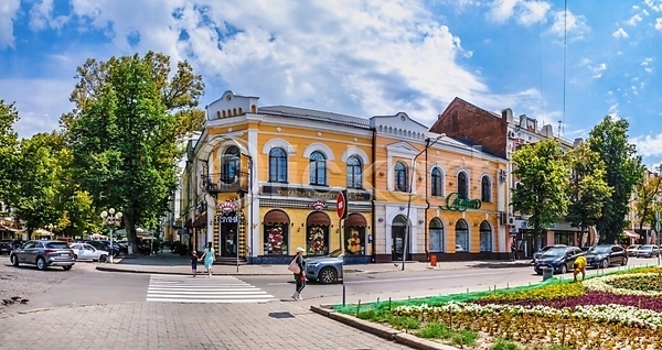 산책 사람없음 JPG 포토 해외이미지 거리 건물 건축양식 나무 도시 도시풍경 맑음 여름(계절) 여행 역사 우크라이나 유럽 정사각형