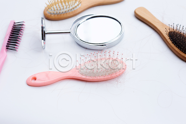 사람없음 JPG 포토 해외이미지 머리빗 머리카락 실내 오브젝트 탁상거울 탈모 흰배경