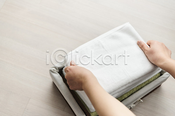 깨끗함 40대 신체부위 여자 중년 한국인 JPG 포토 가사 빨래 세탁용품 손 실내 주부 청결