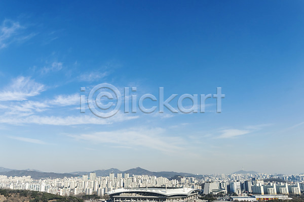 사람없음 JPG 포토 하이앵글 건물 구름(자연) 도시풍경 마포 맑음 봄 빌딩 서울 아파트 야외 월드싸커경기장 전경 주간 파란색 풍경(경치) 하늘