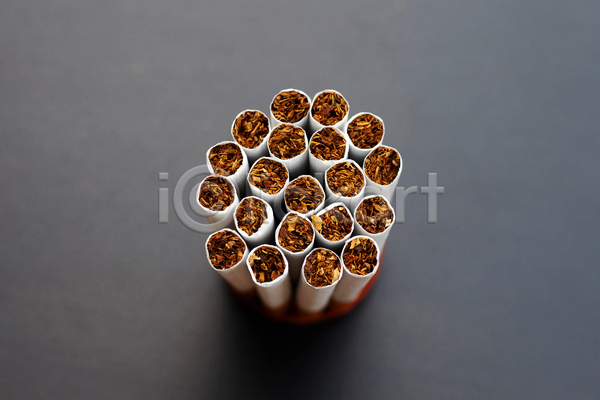 사람없음 JPG 포토 하이앵글 해외이미지 다발 담배 실내 회색배경 흡연