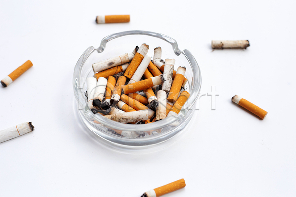 사람없음 JPG 포토 해외이미지 담배 담배꽁초 담뱃재 실내 재떨이 흡연 흰배경