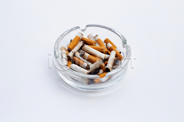 사람없음 JPG 포토 해외이미지 담배 담배꽁초 담뱃재 실내 흡연 흰배경