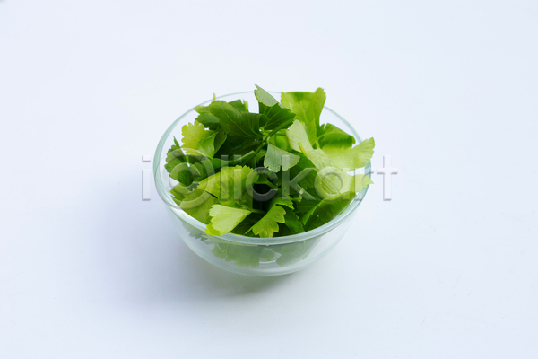 신선 사람없음 JPG 포토 해외이미지 그릇 담기 백그라운드 샐러리 슬라이스 유기농 잎 흰배경