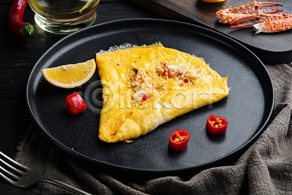사람없음 JPG 포토 하이앵글 해외이미지 계란 계란요리 고추 레몬 오믈렛 음식 접시 집게발 포크