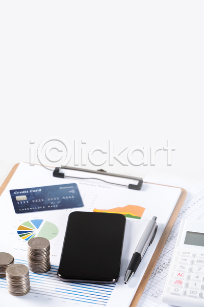 사람없음 JPG 포토 해외이미지 계산기 동전 문서 비즈니스 서류판 스마트폰 신용카드 쌓기 펜 흰배경