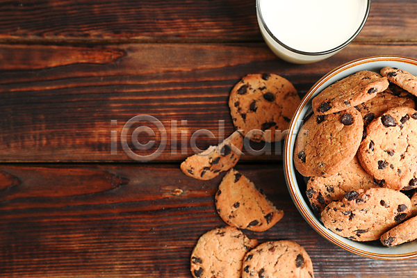 사람없음 JPG 포토 해외이미지 디저트 쌓기 우유 초코칩쿠키 쿠키