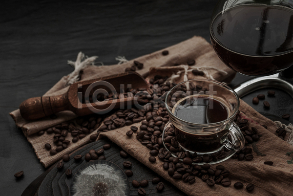 사람없음 JPG 포토 해외이미지 나무배경 스쿱 실내 원두 천(직물) 커피 커피잔 커피포트 컵받침