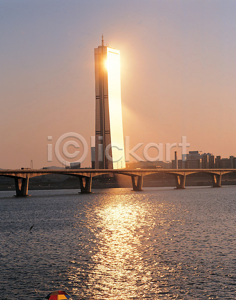 사람없음 JPG 포토 63빌딩 강 건물 빌딩 상업시설 서울 야외 일몰 자연 주간 풍경(경치) 한강 한국 황혼