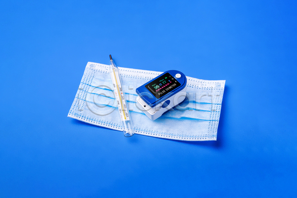 사람없음 JPG 포토 해외이미지 마스크 산소포화도측정기 실내 오브젝트 온도계 측정기 파란배경