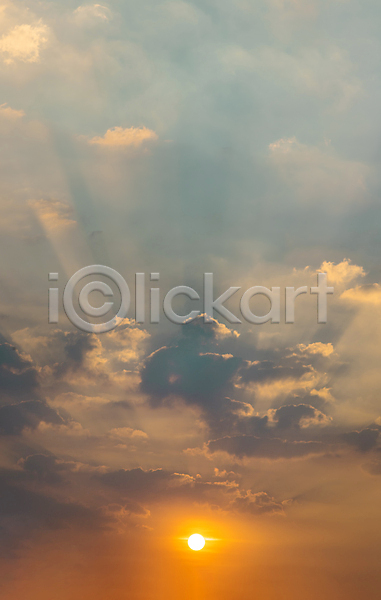 사람없음 JPG 포토 해외이미지 구름(자연) 빛무리 야간 야외 일몰 태양 풍경(경치) 하늘