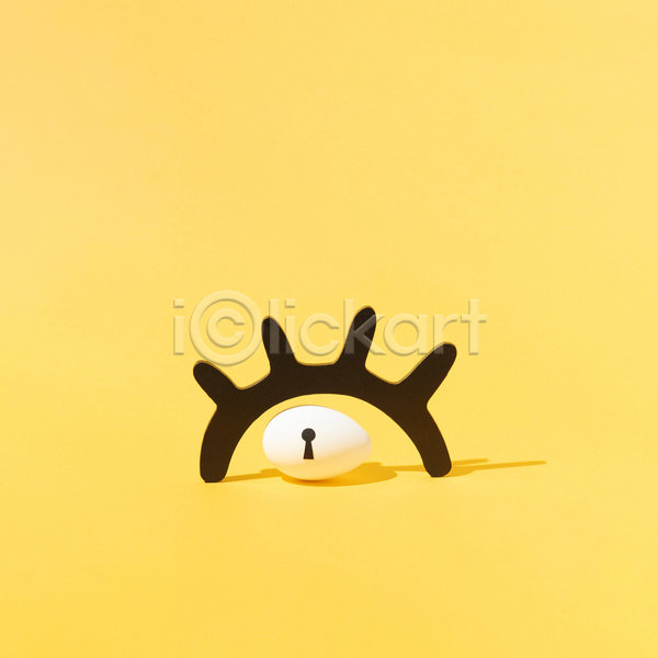 사람없음 JPG 포토 해외이미지 계란 노란색 눈(신체부위) 미니멀 속눈썹 실내 열쇠구멍 추상
