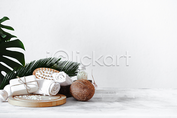 사람없음 JPG 포토 해외이미지 바디케어 브러쉬빗 수건 수제비누 스파용품 야자수잎 열대잎 오브젝트 코코넛 흰색