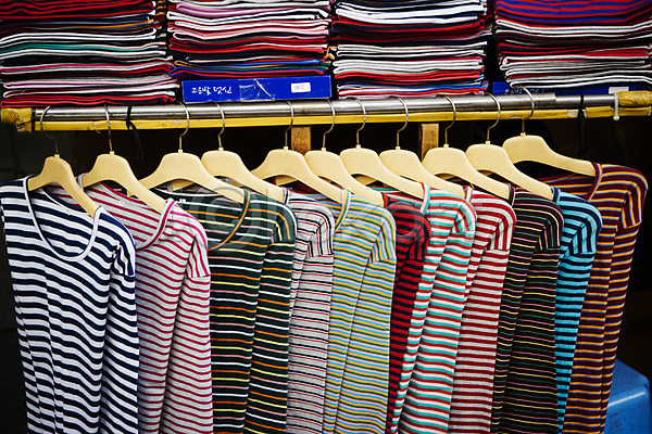 사람없음 JPG 포토 남대문시장 상의 상점 시장 야외 옷 옷걸이 전통시장 주간 한국