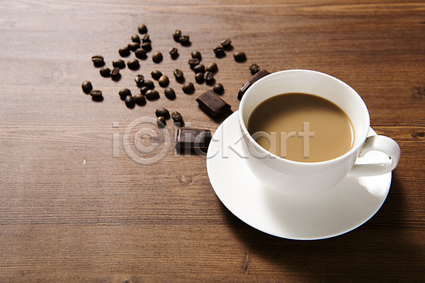 사람없음 JPG 포토 하이앵글 나무배경 스튜디오촬영 실내 오브젝트 원두 초콜릿 카페 커피 커피잔