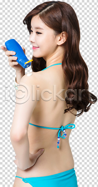 20대 사람 성인 성인여자한명만 여자 한국인 한명 PNG 뒷모습 편집이미지 뒤돌아보기 미소(표정) 비키니 상반신 선크림 수영복 여름(계절) 응시 의료성형뷰티 자외선 파란색 편집소스 허리손