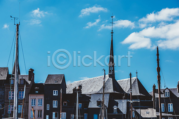 사람없음 JPG 포토 건물 구름(자연) 도시풍경 야외 올드타운 옹플뢰르 유럽풍경 주간 풍경(경치) 프랑스 하늘 해외풍경