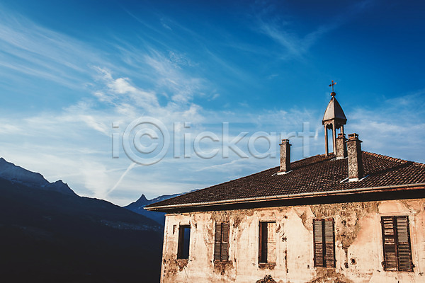 사람없음 JPG 포토 구름(자연) 마을 산 시골 십자가 알프스 야외 유럽풍경 자연 주간 주택 지붕 풍경(경치) 하늘 해외풍경