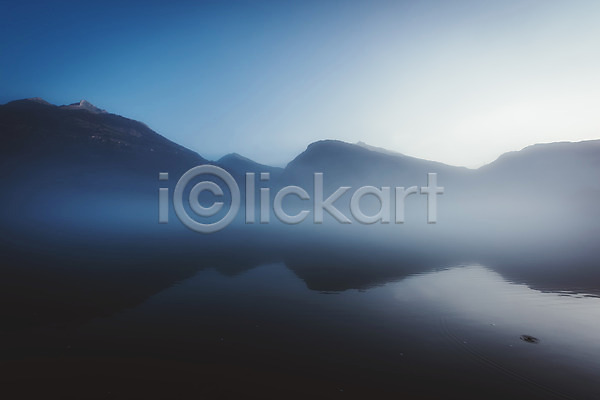 사람없음 JPG 포토 산 아침 안개 알프스 야외 유럽풍경 자연 주간 풍경(경치) 하늘 해외풍경 호수
