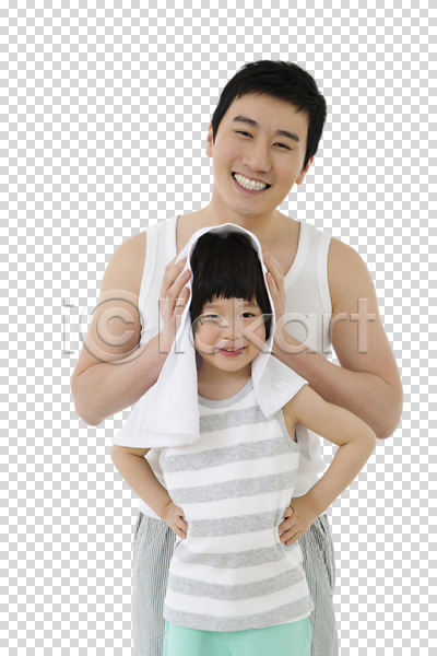 즐거움 30대 남자 두명 사람 성인 어린이 한국인 PNG 앞모습 편집이미지 닦기 머리말리기 미소(표정) 부자(아빠와아들) 상반신 수건 싱글대디 아들 아빠 육아 육아대디 편집소스 한부모가족 허리손