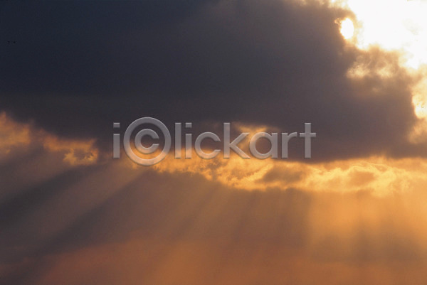 사람없음 JPG 포토 구름(자연) 먹구름 빛 야외 자연 주간 태양 풍경(경치) 하늘