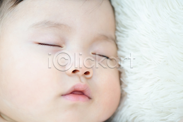 귀여움 보호 성장 편안함 남자 남자아기한명만 아기 한국인 한명 JPG 근접촬영 포토 낮잠 눈감음 눕기 스튜디오촬영 실내 얼굴 잠