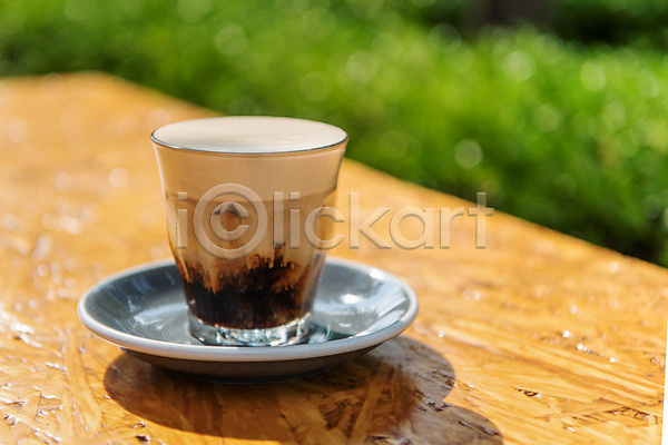 시원함 여유 차가움 휴식 사람없음 JPG 포토 라떼 성남 야외 얼음 여름(계절) 잔 주간 카페라떼 커피 컵 탁자 한잔