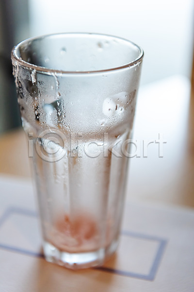 시원함 여유 휴식 사람없음 JPG 포토 빈잔 실내 얼음 여름(계절) 잔 책 컵 탁자